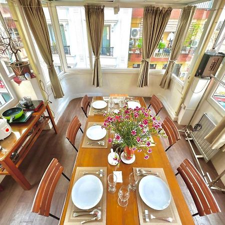 Nice Room Located Right Next To The Old Quarter Can Phong Nhieu Anh Sang Tai Ngay Gan Pho Di Bo Ho Guom 하노이 외부 사진
